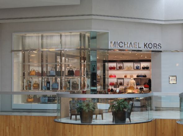 Arriba 33+ imagen michael kors holyoke mall