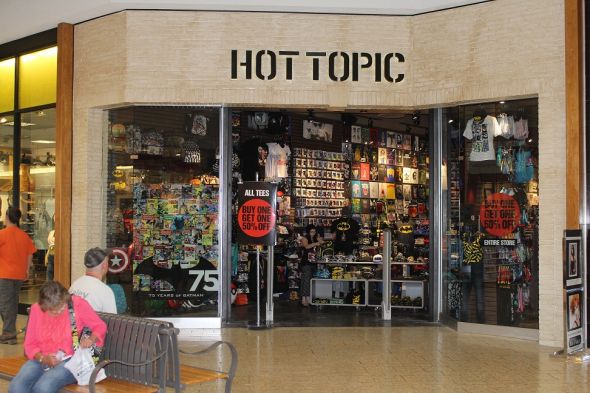 A Newly Remodeled Hot Topic Is Now Open! 