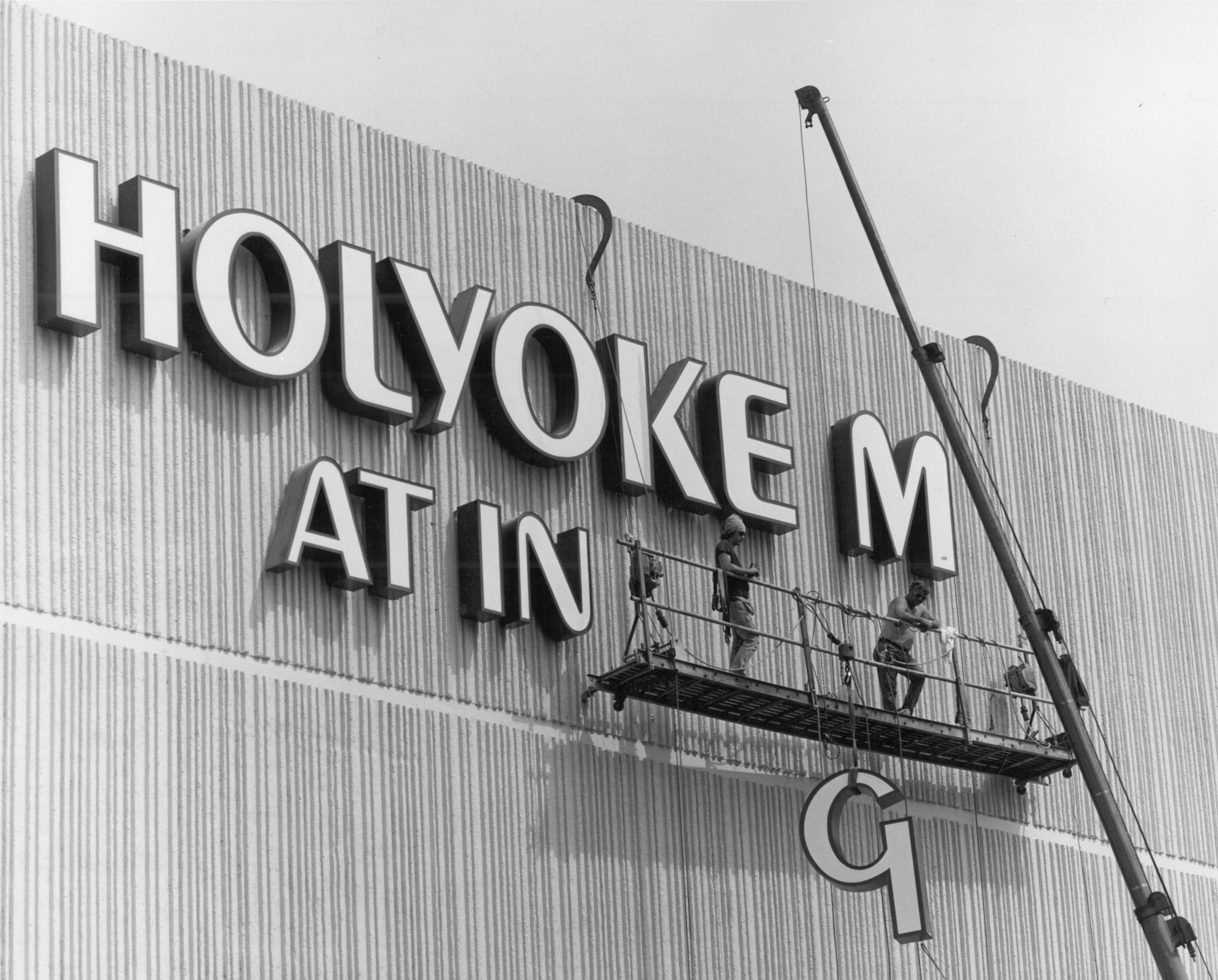 Holyoke Mall at Ingleside